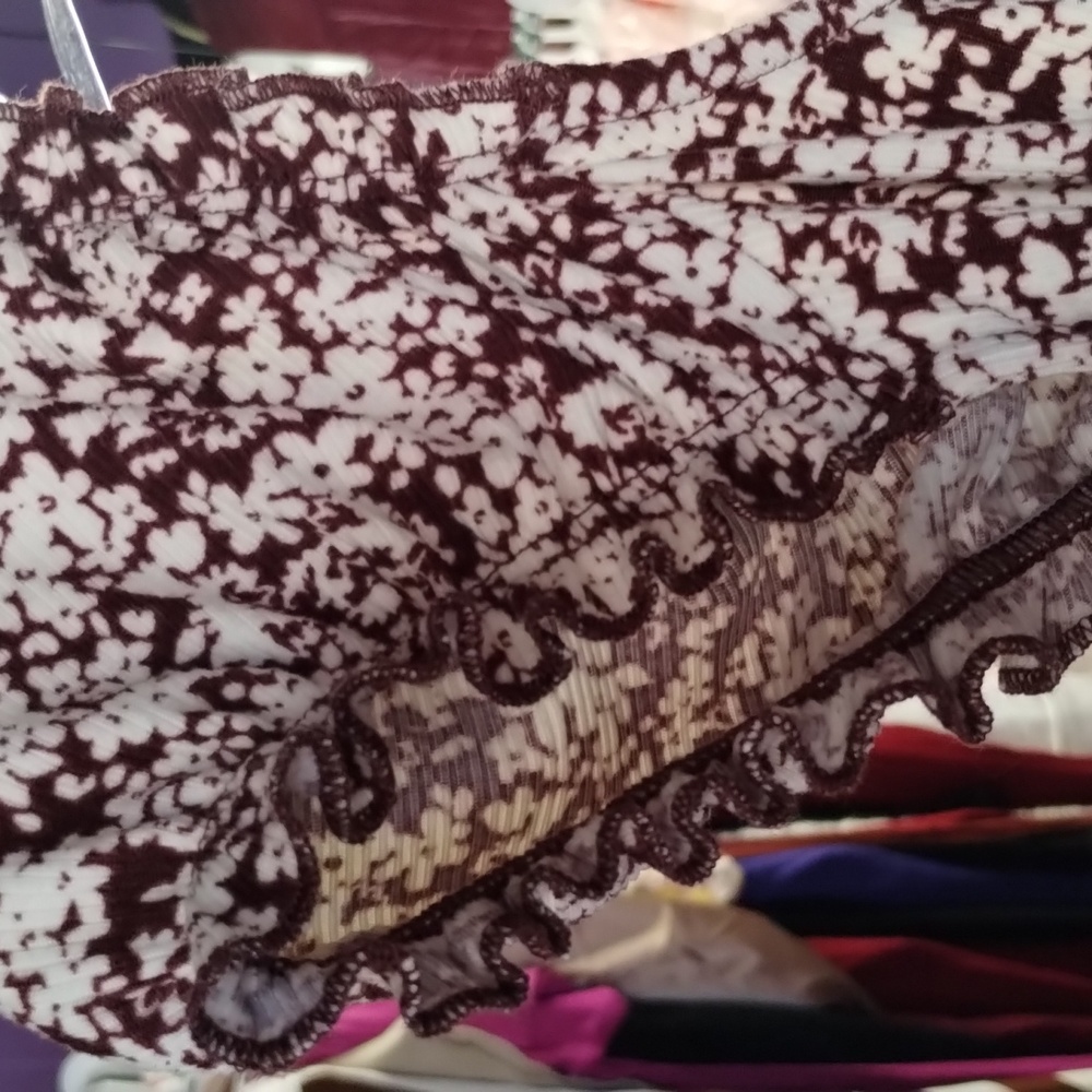 Floral  Women's Top - Picture 2 of 3